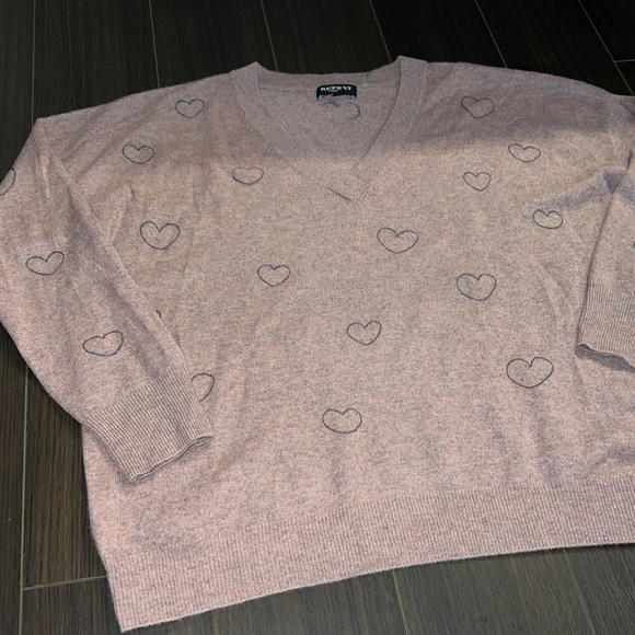 REPEAT Cashmere V-Neck Sweater, XS - Picture 7 of 9